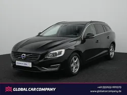 Black solid (stone) / solid Gebraucht 2014 Volvo V60 Momentum Kombi | 6.950 € (Superpreis)
