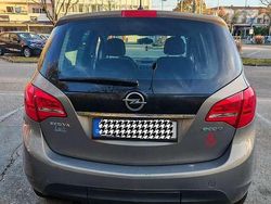 Braun Gebraucht 2011 Opel Meriva Van / Kleinbus | 3.690 € (Etwas zu teuer)