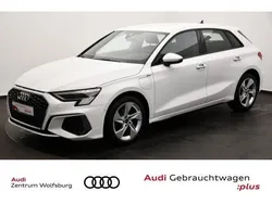 Ibisweiß Gebraucht 2021 Audi A3 Sportback e-tron Design Limousine | 26.480 € (Teuer)