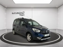 Blau Gebraucht 2018 Dacia Dokker Celebration Van | 12.990 € (Fairer Preis)