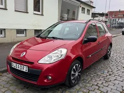 Rot Gebraucht 2009 Renault Clio III Kombi | 2.890 €