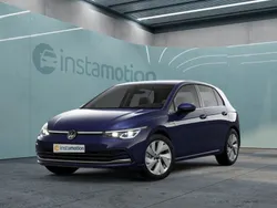Blau Gebraucht 2024 VW Golf VIII Limousine | 31.090 € (Guter Preis)