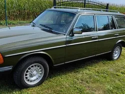 Grün Gebraucht 1980 Mercedes E280 Kombi | 15.900 €