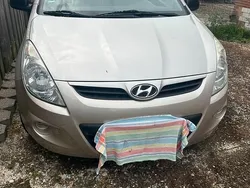 Grau Gebraucht 2009 Hyundai i20 Kleinwagen | 3.750 €