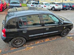 Schwarz Gebraucht 2003 Renault Clio II Kleinwagen | 600 € (Guter Preis)