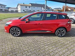 Rot Gebraucht 2019 Renault Clio IV Business Limousine | 11.750 € (Etwas zu teuer)