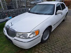 Weiß Gebraucht 1998 Lincoln Town Car Limousine | 8.800 €