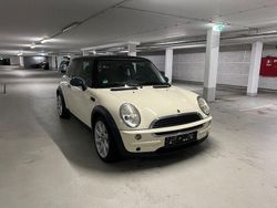 Weiß Gebraucht 2003 Mini ONE Kleinwagen | 5.000 € (Etwas zu teuer)
