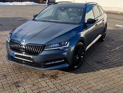 Grau Gebraucht 2022 Skoda Superb SportLine Kombi | 36.500 € (Teuer)