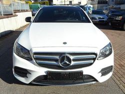 Weiß Gebraucht 2018 Mercedes E220 AMG line Kombi | 15.499 €