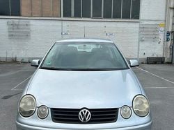Silber Gebraucht 2002 VW Polo Kleinwagen | 800 €