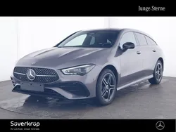 Grau Gebraucht 2024 Mercedes CLA250e Shooting Brake AMG Kombi | 37.750 € (Fairer Preis)