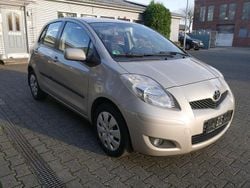 Gelb Gebraucht 2009 Toyota Yaris Cool Limousine | 2.950 € (Fairer Preis)