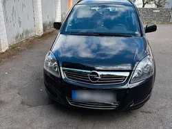 Schwarz Gebraucht 2012 Opel Zafira Van / Kleinbus | 4.500 € (Guter Preis)