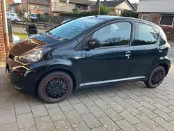 Schwarz Gebraucht 2011 Toyota Aygo Kleinwagen | 3.500 € (Etwas zu teuer)