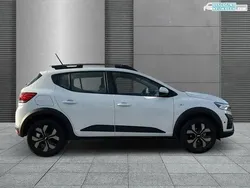 Artkisweiß Gebraucht 2025 Dacia Sandero Expression Kleinwagen | 19.390 € (Fairer Preis)