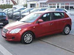 Orange Gebraucht 2009 Kia Ceed Kleinwagen | 5.370 € (Etwas zu teuer)