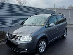 Gebraucht 2006 VW Touran Highline Van / Kleinbus | 3.600 € (Teuer)