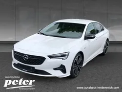 Jade weiß Gebraucht 2022 Opel Insignia Ultimate Limousine | 30.949 €