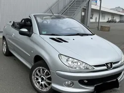 Silber Gebraucht 2003 Peugeot 206 CC Filou Cabrio | 2.999 € (Teuer)