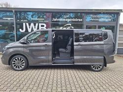 Grau Neu 2025 Ford Tourneo Titanium Van / Kleinbus | 60.890 € (Etwas zu teuer)