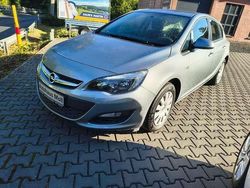 Silber Gebraucht 2015 Opel Astra Selection Kleinwagen | 8.900 € (Fairer Preis)