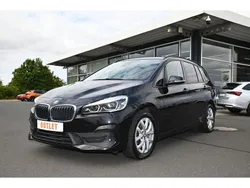 Schwarz Gebraucht 2021 BMW 220 Advantage Van / Kleinbus | 22.990 € (Fairer Preis)