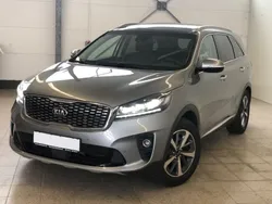 Grau Gebraucht 2020 Kia Sorento Spirit SUV | 18.890 €