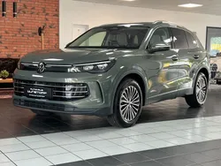 Cipressinogrün metallic Gebraucht 2024 VW Tiguan Elegance SUV | 40.990 € (Teuer)