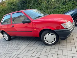 Rot Gebraucht 1996 Ford Fiesta Futura Kleinwagen | 4.000 €