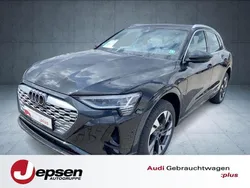 Mythosschwarz metallic Gebraucht 2024 Audi Q8 e-tron Advanced Plus SUV | 66.360 € (Teuer)
