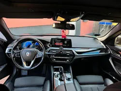 Grau Gebraucht 2017 BMW 530 Sport Line Limousine | 21.879 €
