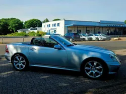 Silber Gebraucht 2004 Mercedes SLK230 Cabrio | 5.300 €
