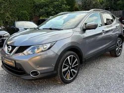 Grau Gebraucht 2016 Nissan Qashqai Tekna SUV | 10.999 € (Fairer Preis)