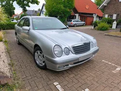 Silber Gebraucht 2000 Mercedes E240 Limousine | 6.900 €