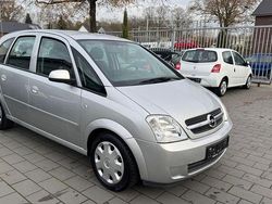 Silber Gebraucht 2005 Opel Meriva Edition Van / Kleinbus | 2.950 € (Etwas zu teuer)