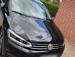 Schwarz Gebraucht 2020 VW Touran Highline Van / Kleinbus | 25.750 € (Fairer Preis)