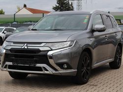Grau Gebraucht 2019 Mitsubishi Outlander P-HEV Basis SUV | 17.990 € (Fairer Preis)