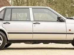 Silber Gebraucht 1993 Volvo 940 Limousine | 7.800 €