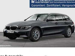 Grau Gebraucht 2022 BMW 320e Sport Line Kombi | 28.489 € (Fairer Preis)