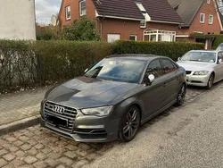 Grau Gebraucht 2015 Audi S3 Ambiente Limousine | 20.600 € (Fairer Preis)