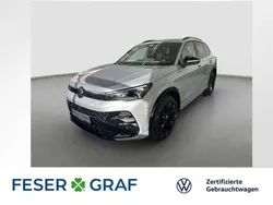 Oyster silver metallic Gebraucht 2024 VW Tiguan R-line SUV | 49.980 € (Superpreis)