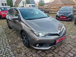 Unbekannt (metallic) Gebraucht 2017 Toyota Auris Touring Sports Kombi | 11.900 € (Fairer Preis)