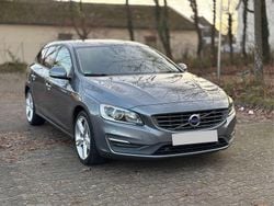 Grau Gebraucht 2015 Volvo V60 Business Edition Kombi | 13.290 € (Fairer Preis)