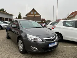 Grau Gebraucht 2012 Opel Astra Design Edition Limousine | 7.990 € (Etwas zu teuer)