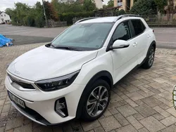Weiß Gebraucht 2023 Kia Stonic Spirit SUV | 17.800 € (Guter Preis)