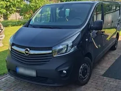 Schwarz Gebraucht 2016 Opel Vivaro Van | 13.000 €