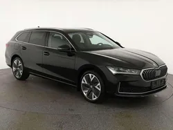 Onyx schwarz metallic Gebraucht 2024 Skoda Superb Selection Kombi | 41.595 € (Guter Preis)