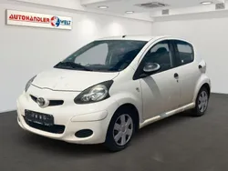 Weiß Gebraucht 2011 Toyota Aygo Kleinwagen | 1.599 € (Superpreis)