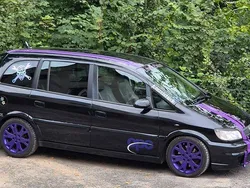 Schwarz Gebraucht 2005 Opel Zafira OPC Van / Kleinbus | 3.850 € (Fairer Preis)
